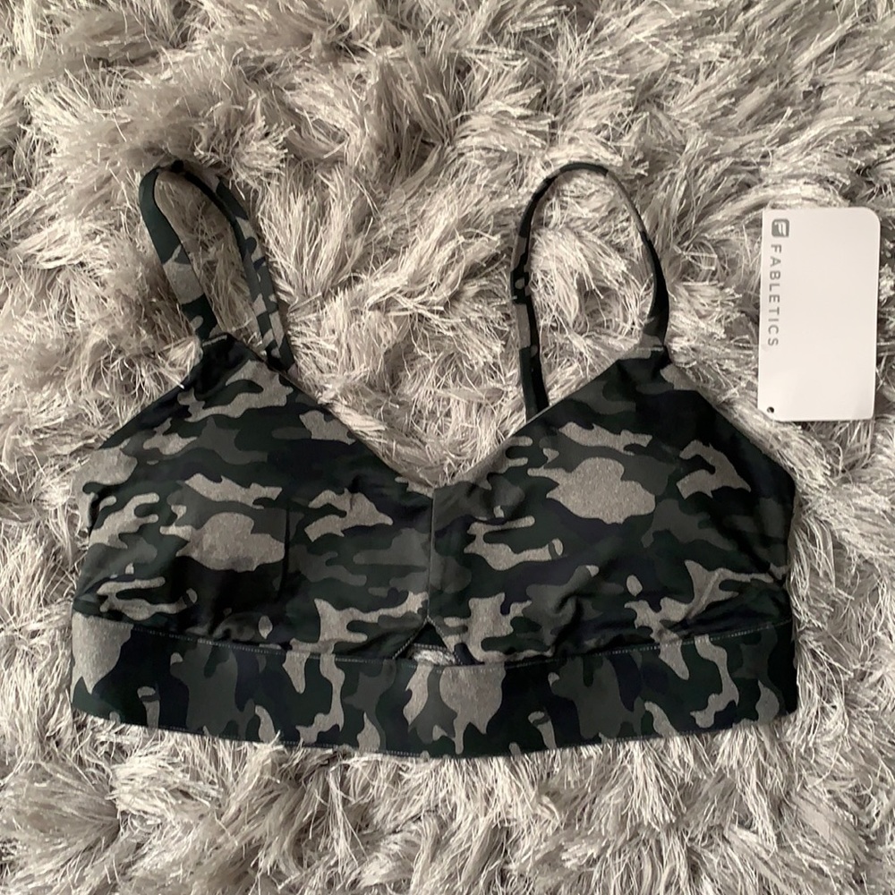 BRAND NEW Fabletics Malindi Sports Bra. Moss Camo. Size L.